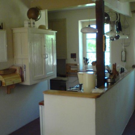 Les Champys Hostal Saint-Péreuse Exterior foto