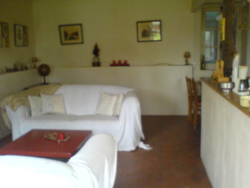 Les Champys Hostal Saint-Péreuse Exterior foto
